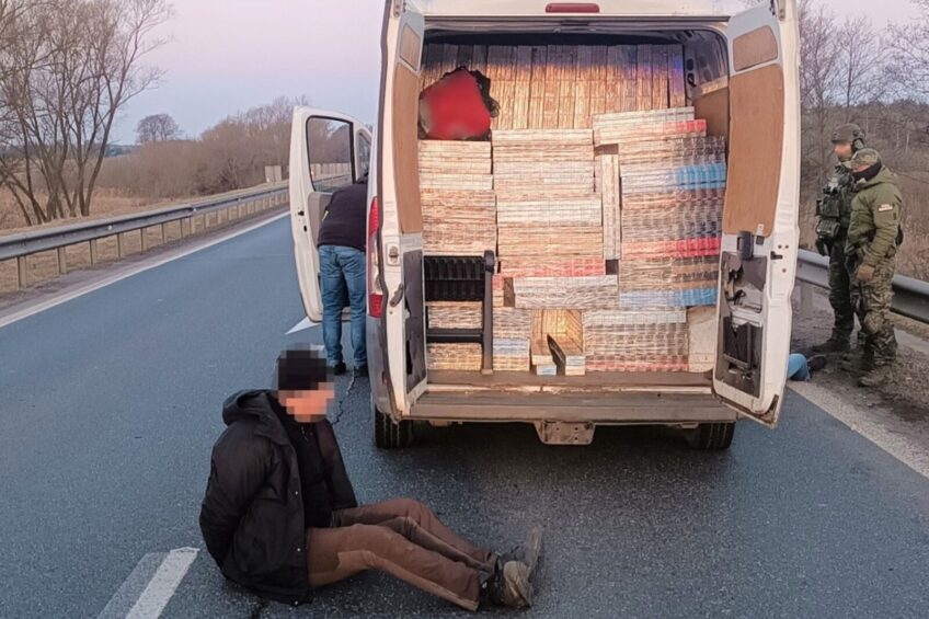 Bus był wypchany po dach – wspólna akcja KAS i Straży Granicznej