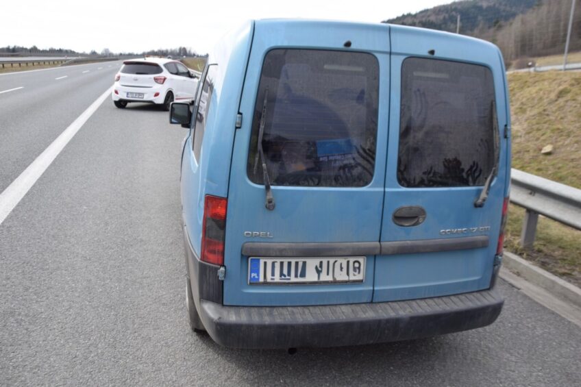 Pijane „patusy” w Combo na „Zakopiance”. Zablokował ich świadek