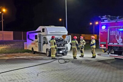 Podpalenie kampera na stacji paliw – zareagował świadek