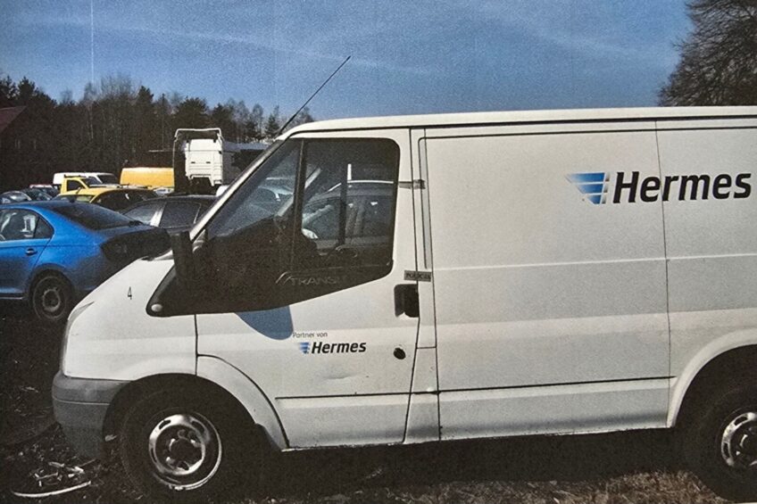 Skradziony Ford Transit na parkingu pomocy drogowej