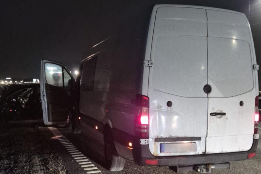 Okradali ciężarówki przy A2 i S8. Uciekł tylko kierowca busa