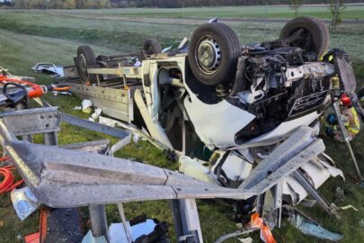 Renault Master dachowało na „A2-ce”. Kierowca zmarł
