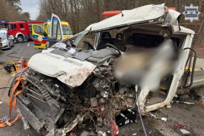 Śmiertelny wypadek na DK 78 – Jumper uderzył w Scanię