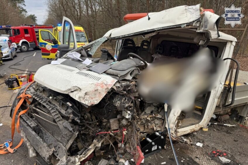 Śmiertelny wypadek na DK 78 – Jumper uderzył w Scanię