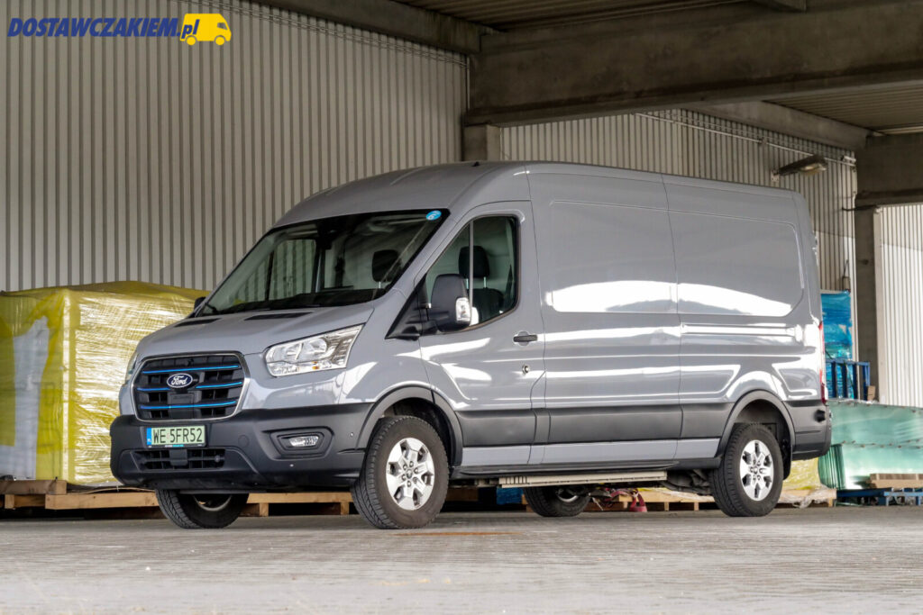 Test: Ford E-Transit L3H2 - wyposażenie i ceny