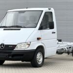 Klękajcie narody! 25-letni Sprinter 208 CDI z przebiegiem 22 km