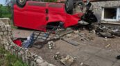Trafic przebił się przez ogrodzenie – kierowca miał ponad 2 promile