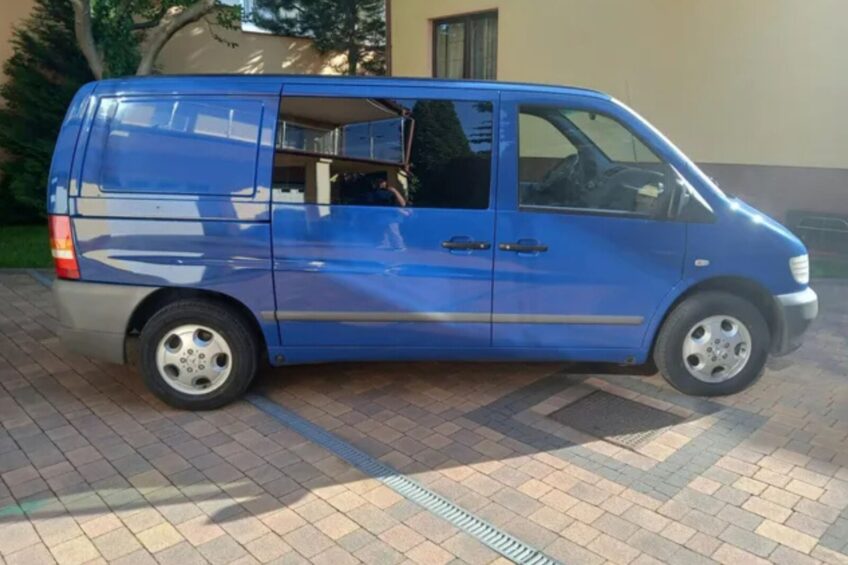 To Vito W638 z 2003 roku ma przebieg 49 916 km. Nie na sprzedaż