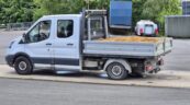 Na 300 kg piasku to nie wygląda – przeciążony Transit zatrzymany