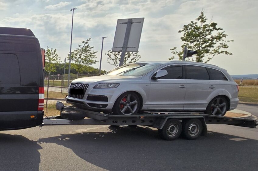 Przeładowany Sprinter z przeciążoną lawetą – kontrola na A38