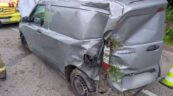 Transit Courier wypadł z drogi – kierowca pijany i z zakazem jazdy