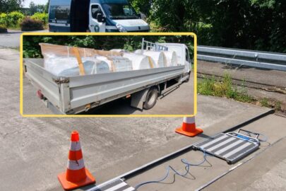 Tyle to 12-tonówka bierze – przeciążony bus wpadł w Mikołowie