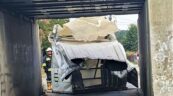 Ducato przejechało a zabudowa została – wiadukt zablokowany