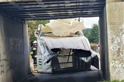 Ducato przejechało a zabudowa została – wiadukt zablokowany