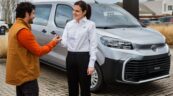 Kupujesz używane auto dostawcze? Sprawdź, dlaczego warto wybrać zakup w programie Pewne Auto