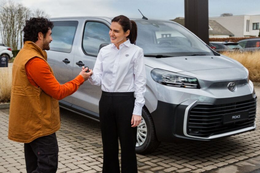 Kupujesz używane auto dostawcze? Sprawdź, dlaczego warto wybrać zakup w programie Pewne Auto