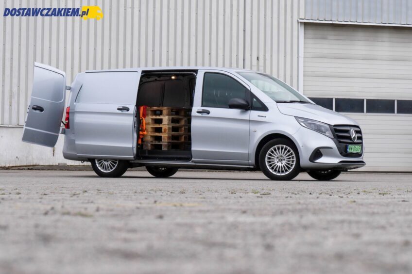 Test: Mercedes eVito 93,3 kWh – masa własna, ładowność, kubatura paki