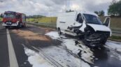 Movano wjechało w barierki na S7. W akcji śmigłowiec LPR