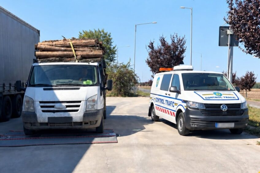 ISCTR w akcji – załadowany kłodami Ford Transit ważył 8100 kg