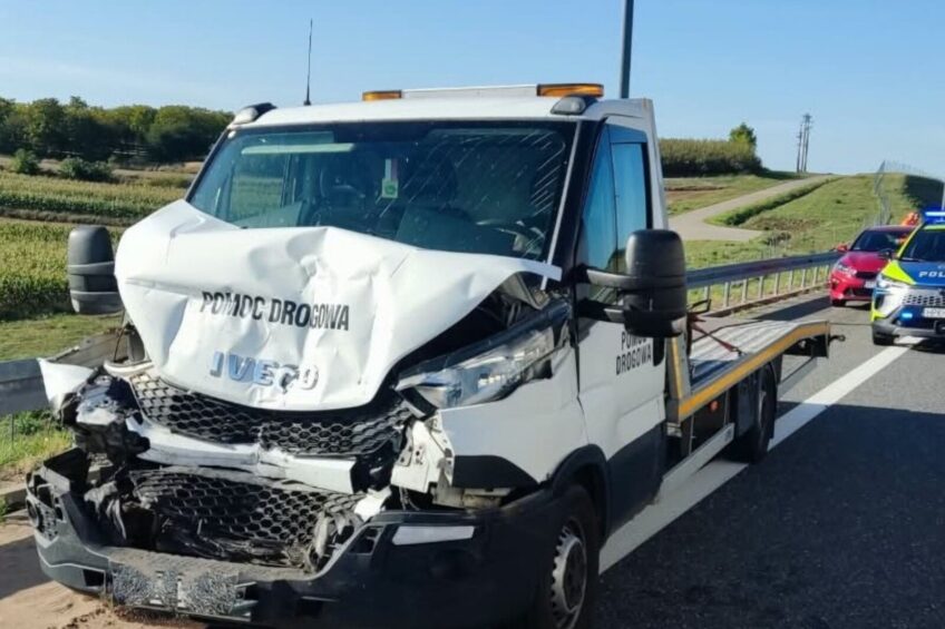 Pijany laweciarz wjechał na A4 w jadący zestaw. Miał ponad 2‰