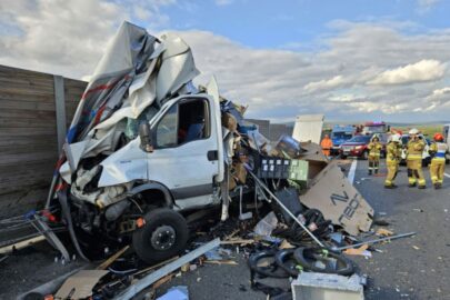 Ciężarówka uderzyła na S7 w Daily. Kierująca Iveco w szpitalu