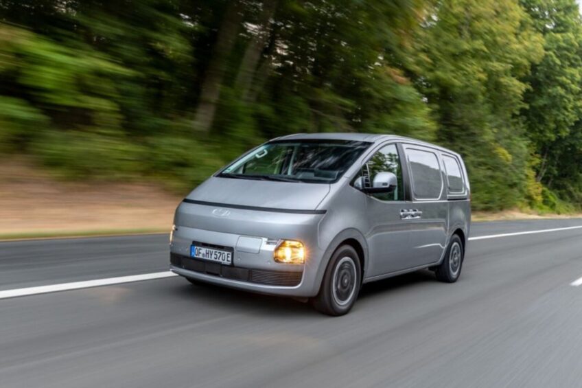 Hyundai Staria Cargo także w Polsce – paka na 3 EP i do 1040 kg