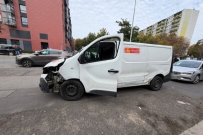 Uciekał skradzionym Renault Trafic. Uszkodził m.in. 2 radiowozy